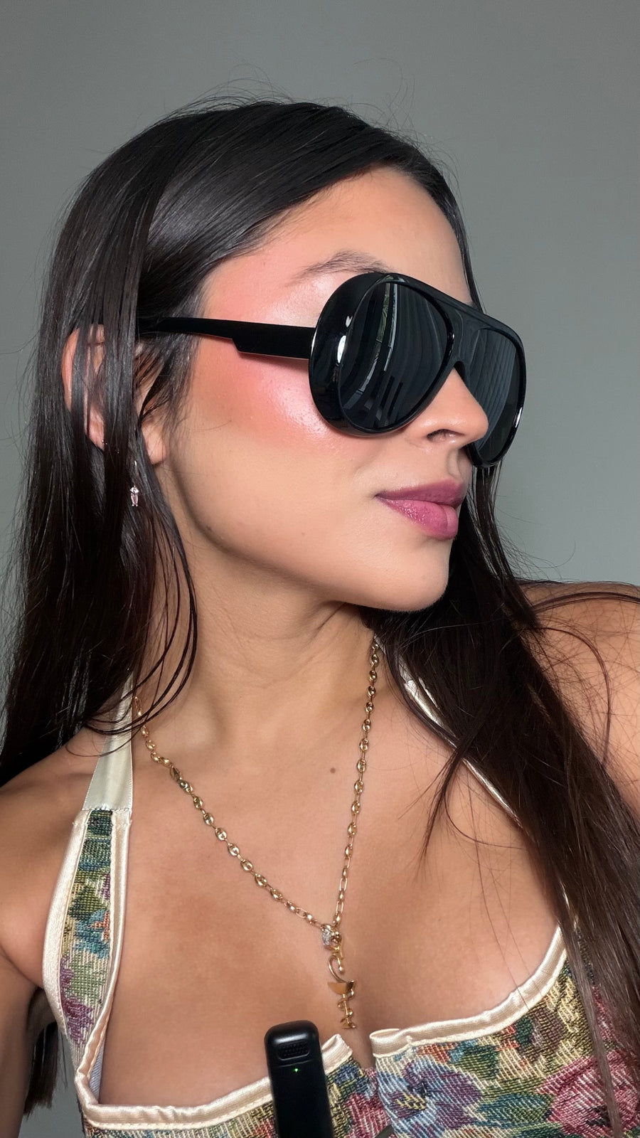 SUNGLASSES (case included)